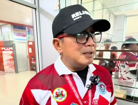 Bupati Kubu Raya, Sujiwo, secara terbuka menyampaikan permohonan maaf.