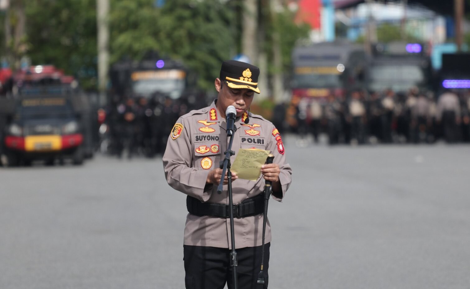 Kapolresta Pontianak, Kombes Pol Suyono membuka simulasi Sispamkota 2025 di Alun-Alun Kapuas. Foto: