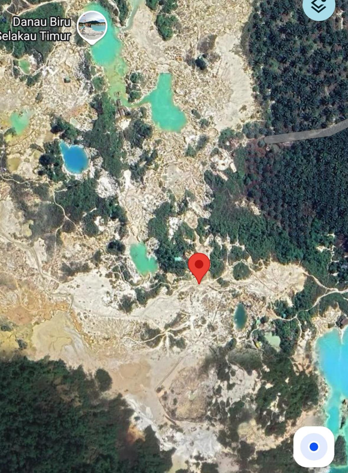 Peta pantauan citra satelit yang menunjukkan titik koordinat dugaan lokasi Pertambangan Emas Tanpa Izin (PETI) di kawasan Kolam Biru, lahan aset milik Pemerintah Desa Selakau Tua, Kecamatan Selakau Timur, Kabupaten Sambas.