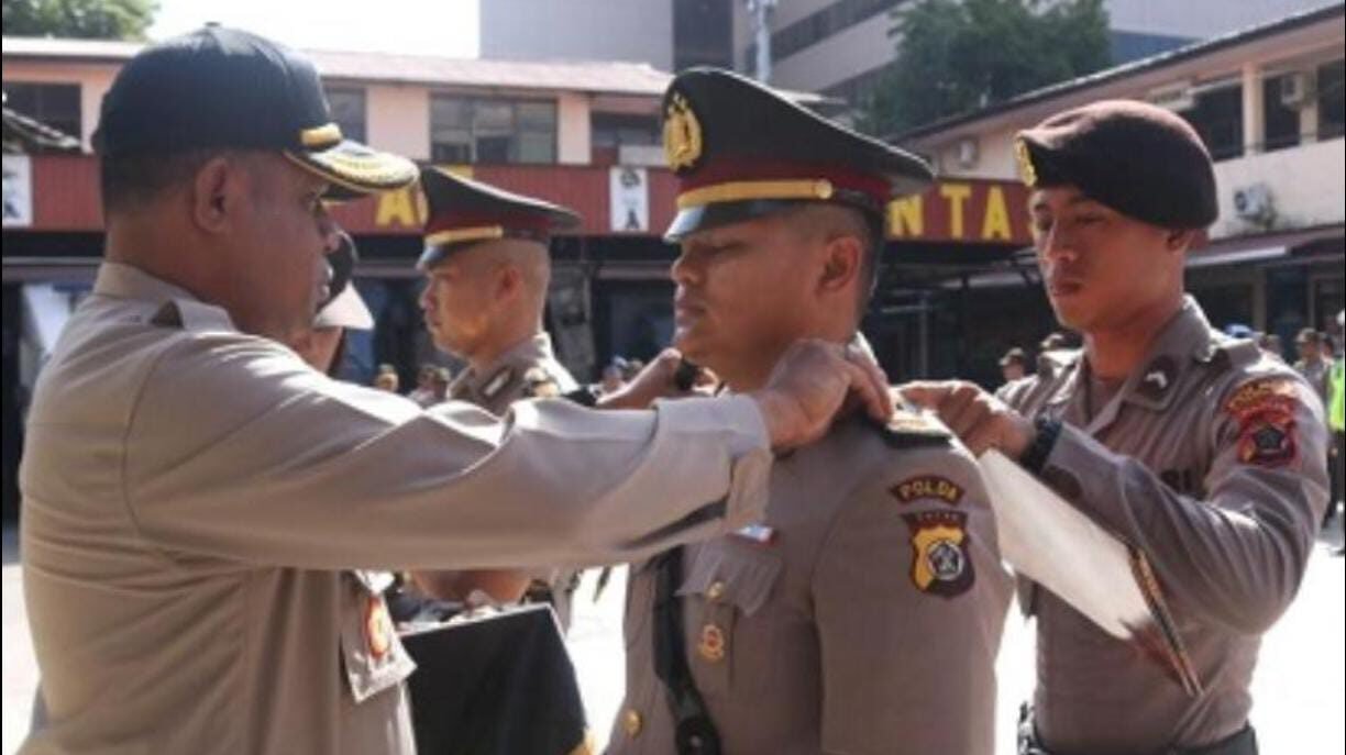 Momen kenaikan pangkat atau serah terima jabatan Kompol Yoan Febriawan. (Dok. Ist)