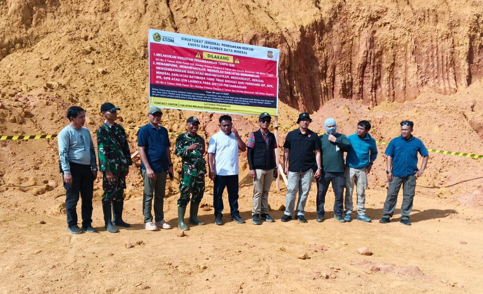 Satgas PKH Halilintar dan Gakkum ESDM lakukan Penindakan Tambang Ilegal di Sanggau dengan menyegel area PT QSS.