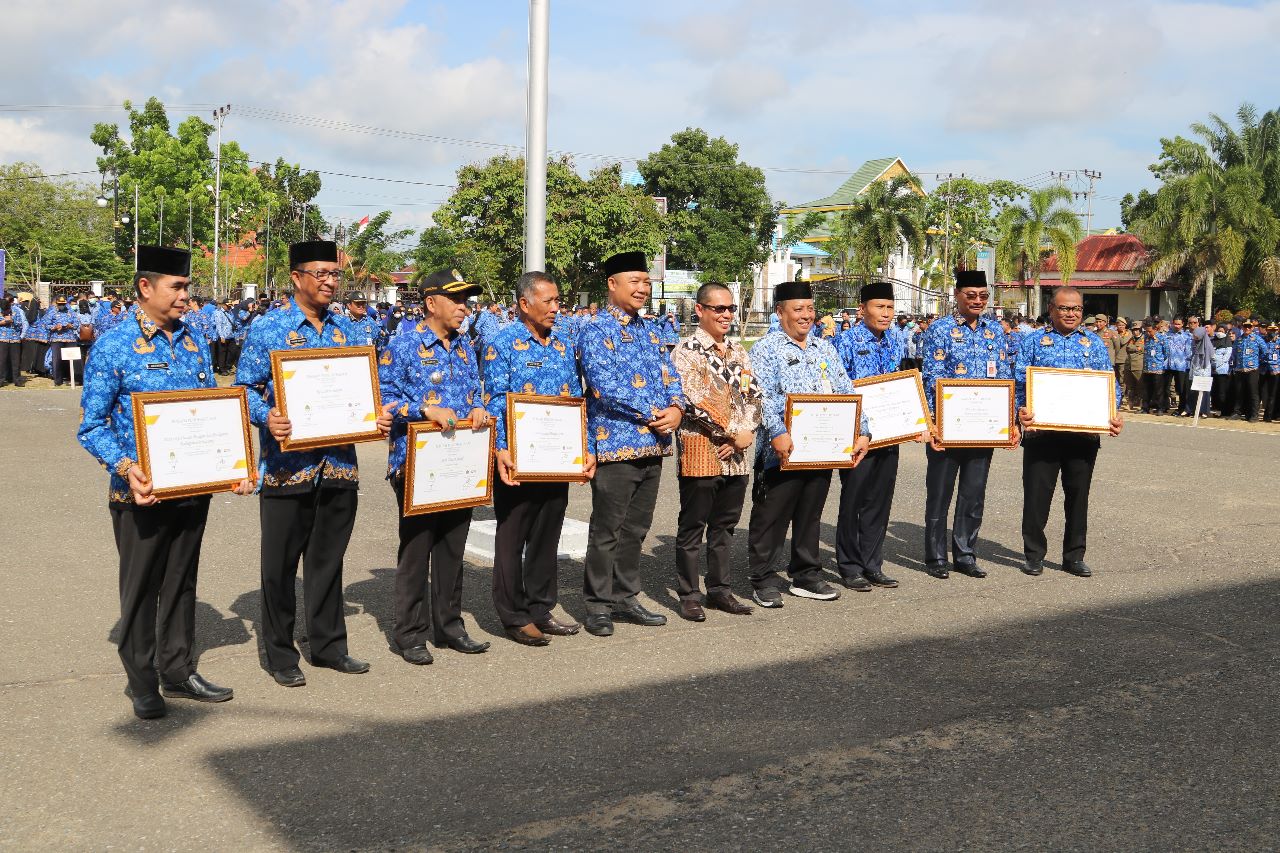 Pemda Ketapang Terima Penghargaan dari KPP Pratama Ketapang