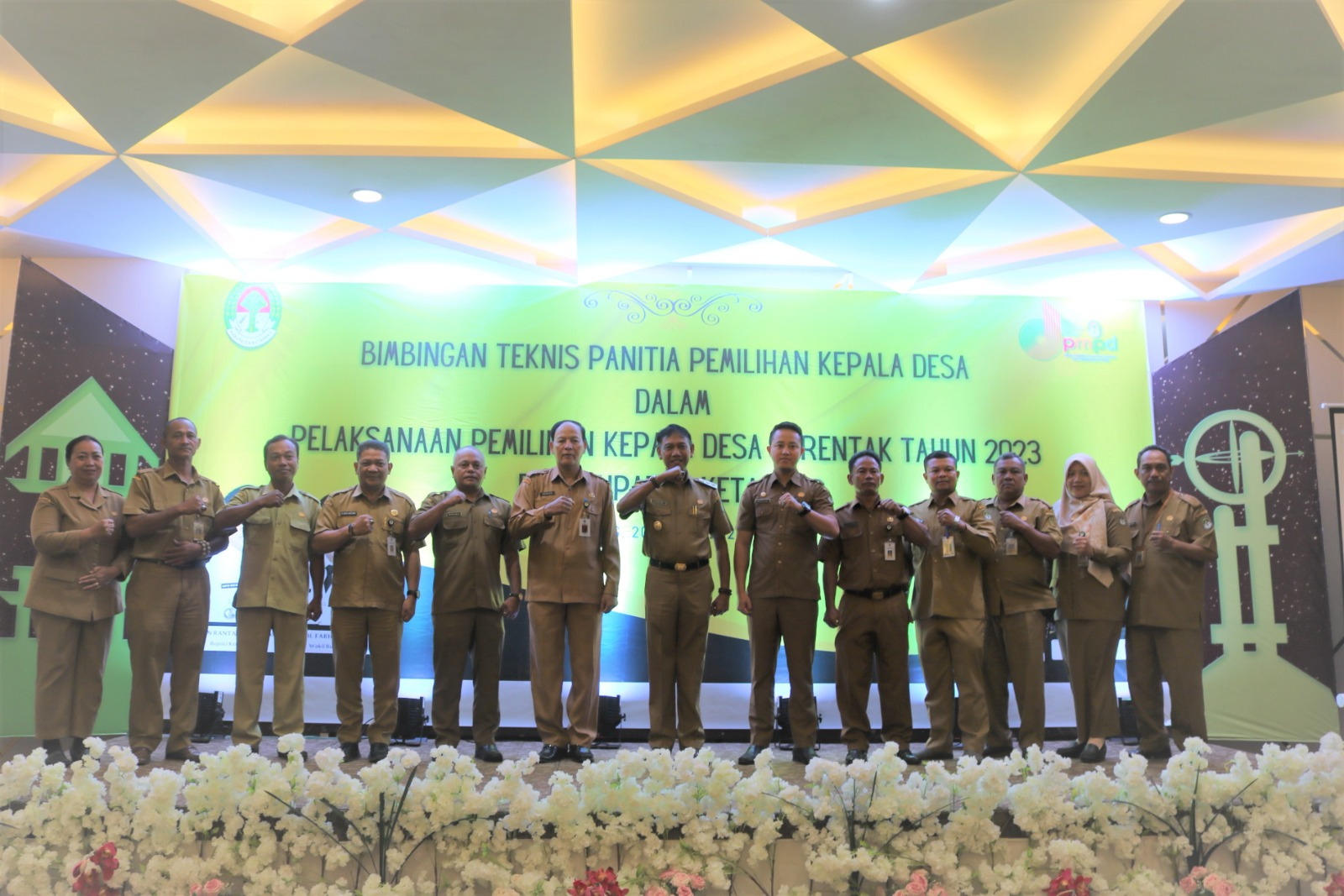 Wabup Ketapang Beri Arahan pada Bimtek Panitia Pilkades
