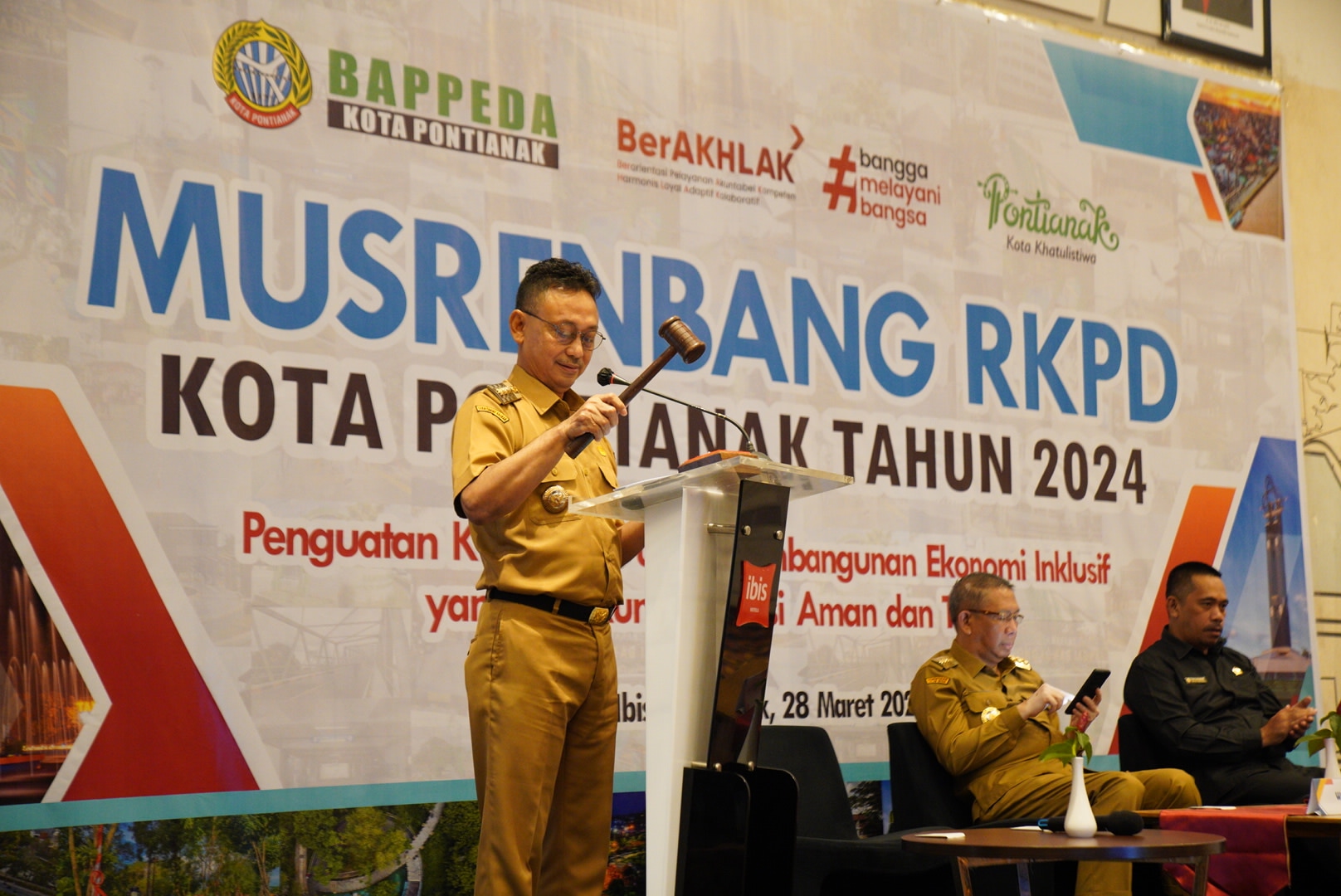 Edi Kamtono ; 2024 Fokus Penguatan Ekonomi dan Kondusivitas Pemilu