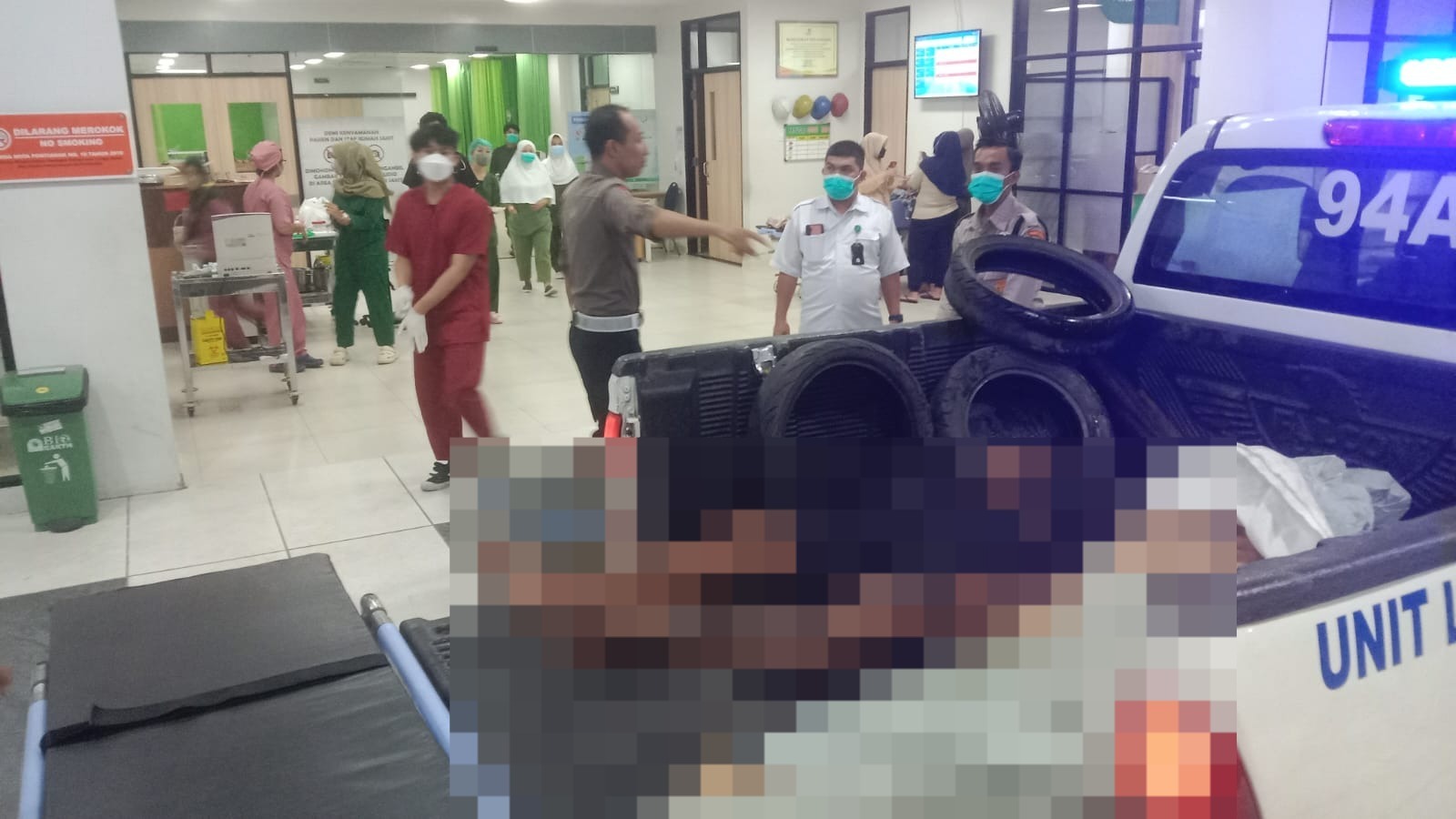Pengendara Sepeda Motor Tewas Tertabrak Bus