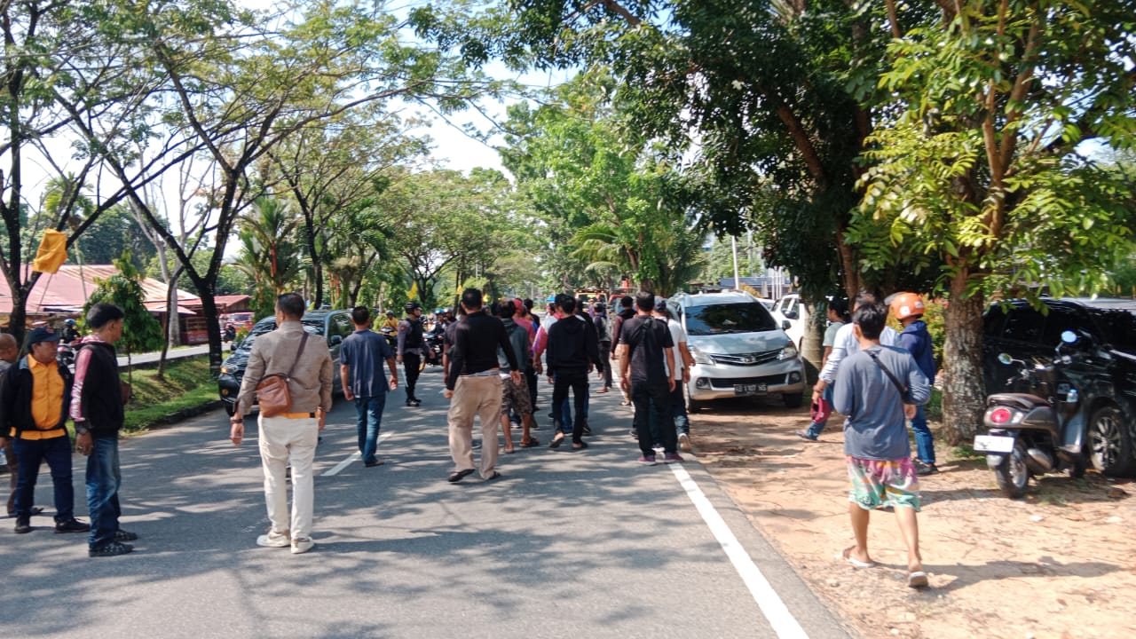 Dua Kubu TKBM Bentrok di Depan Gudang Astra Honda