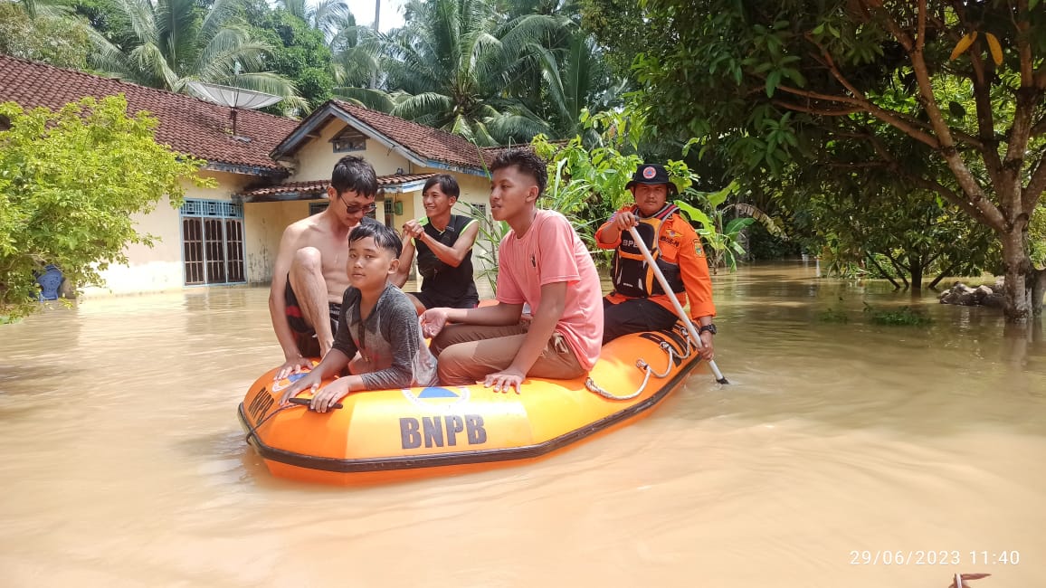Dua Rumah Warga Hanyut Saat Terjadi Banjir