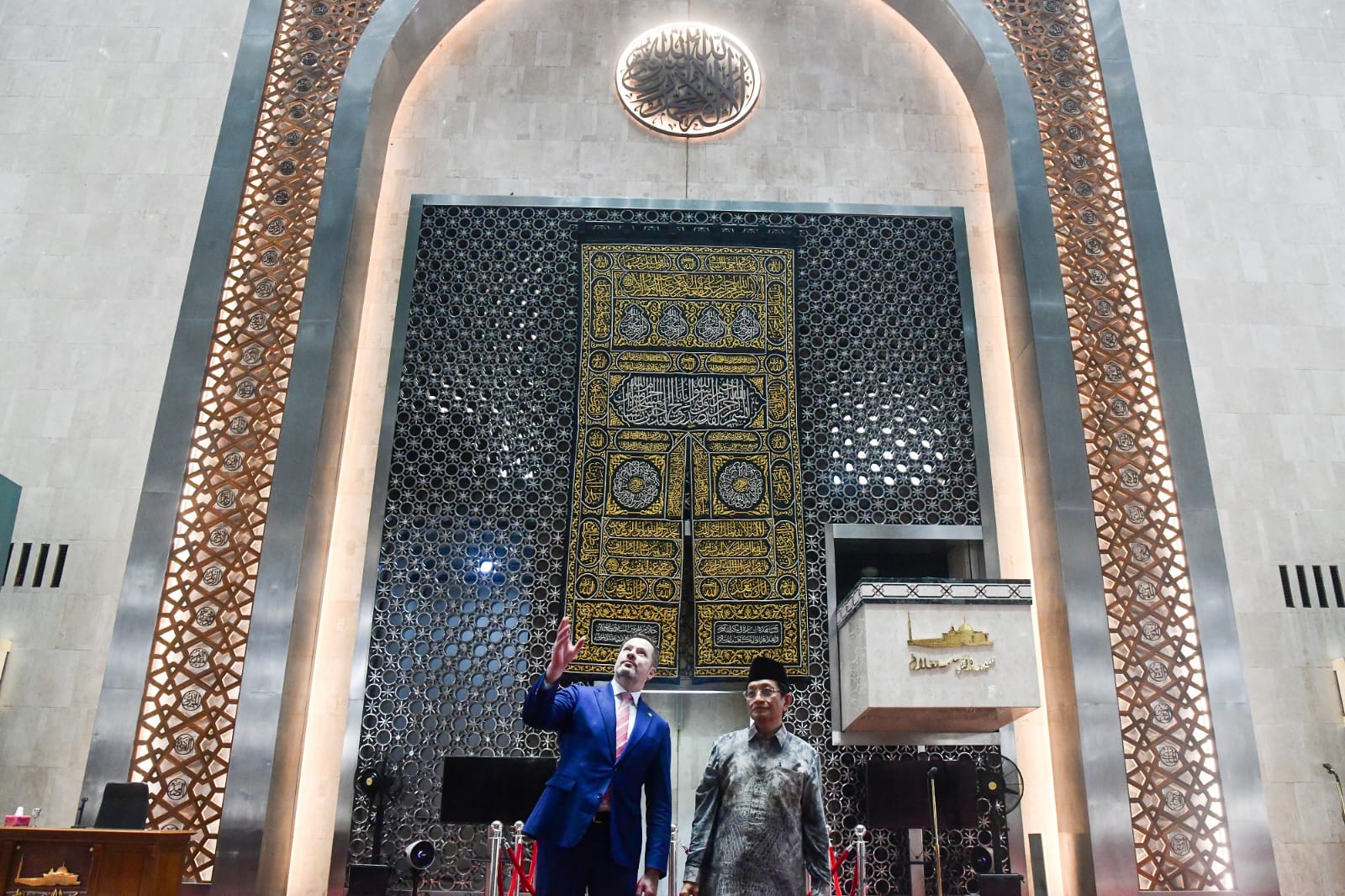 Menteri Industri dan Ilmu Pengetahuan Australia Berkunjung ke Masjid Istiqlal