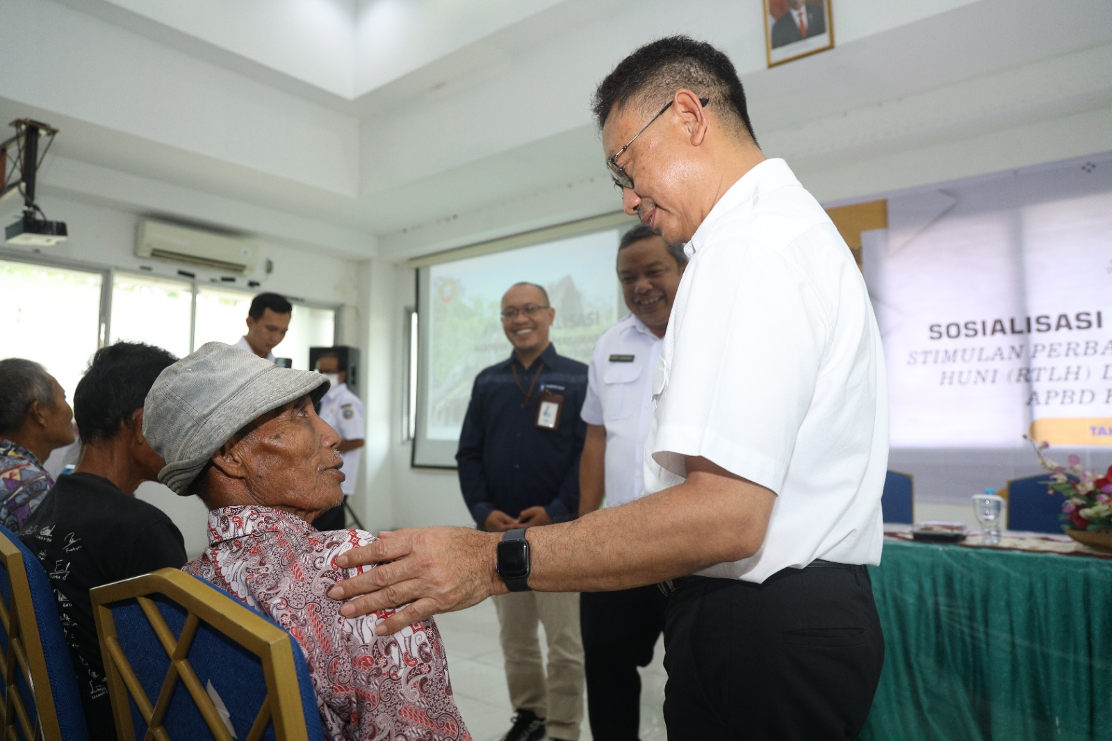 Pemkot Pontianak Bantu Bedah 106 WC, Edi Kamtono Ingin Sanitasi Warga Layak