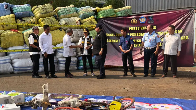 BC Ungkap Impor Ilegal Terbanyak dari Malaysia, Tapi Kalbar Minim Pengungkapan