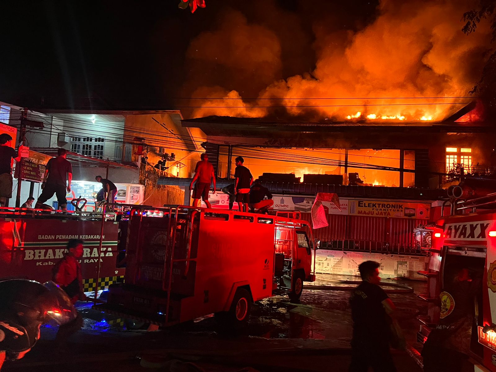 Ruko Furniture dan Elektronik Ludes Terbakar