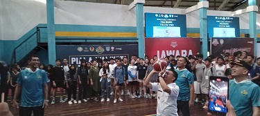 Kompetisi Basket Piala Walikota di Lapangan Perbasi Turut Dihadiri Kajari dan Ketua DPRD