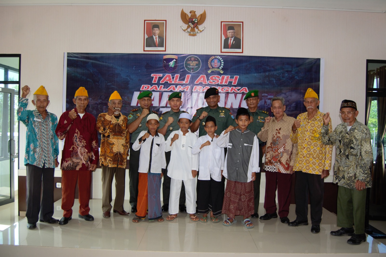 Hari Juang TNI AD, Yonkav 12/BC Santuni Veteran dan Anak Yatim