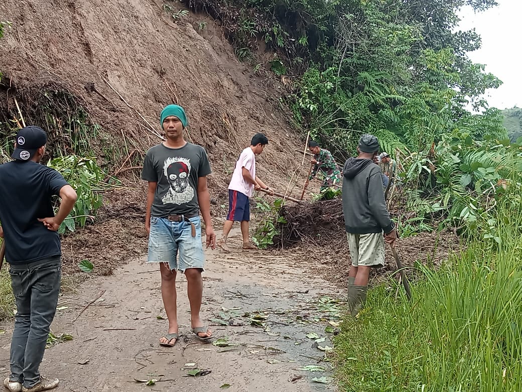 ua Orang Meninggal Akibat Tanah Longsor, BPBD Ingatkan Warga Waspada Longsor Susulan