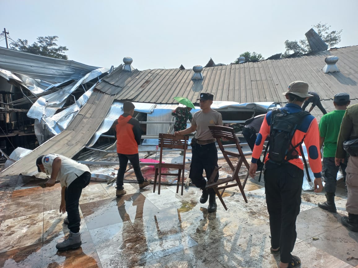 Angin Kencang dan Banjir Bandang , 102 Rumah Rusak dan Enam Warga Luka-Luka