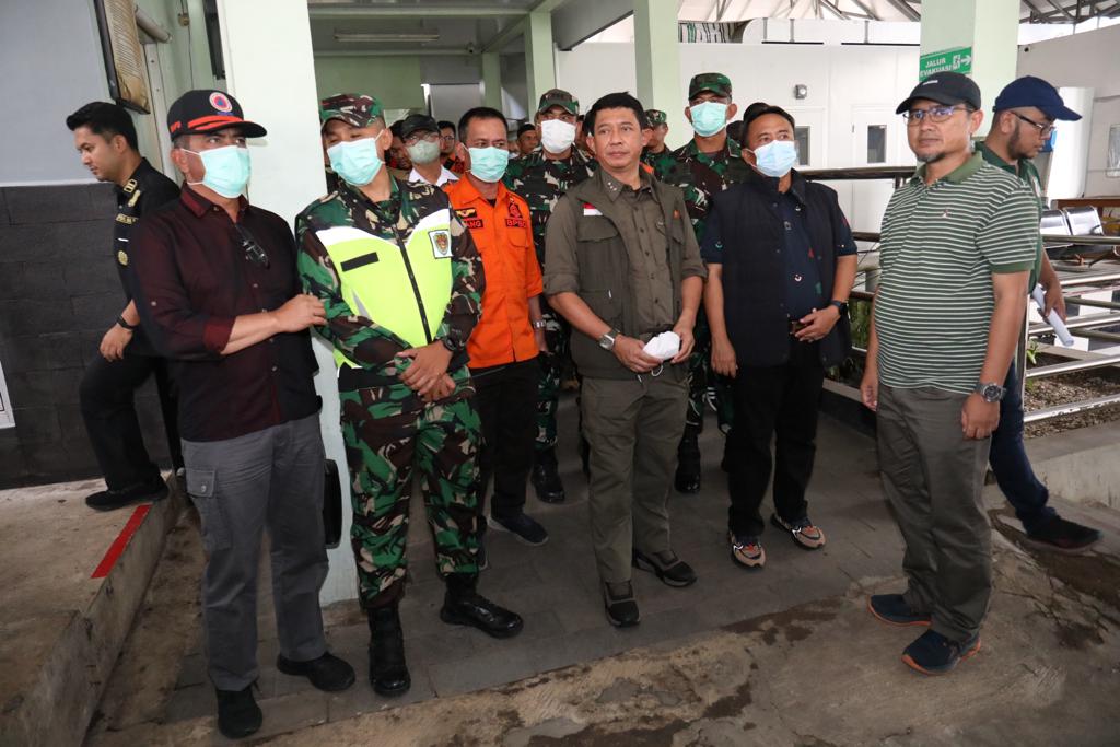 Tinjau Kondisi Gempabumi, Kepala BNPB Pastikan Penanganan Darurat Berjalan Baik