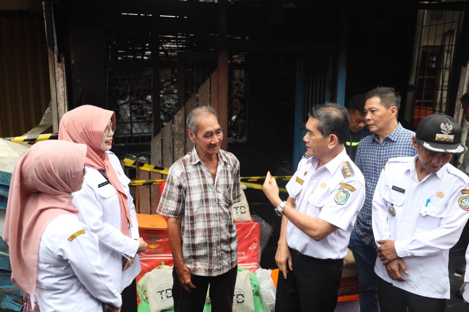 Ani Sofian Sambangi Rumah Korban Kebakaran di Jalan Siam
