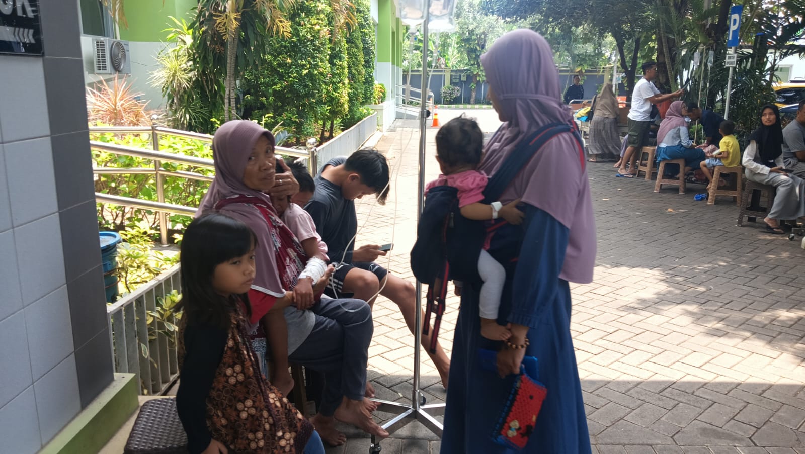Diguncang Gempa M6,0 Warga Panik dan Rusak Beberapa Bangunan