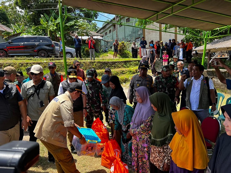 Kepala BNPB Tinjau Lokasi Terdampak Gempa di Pulau Bawean