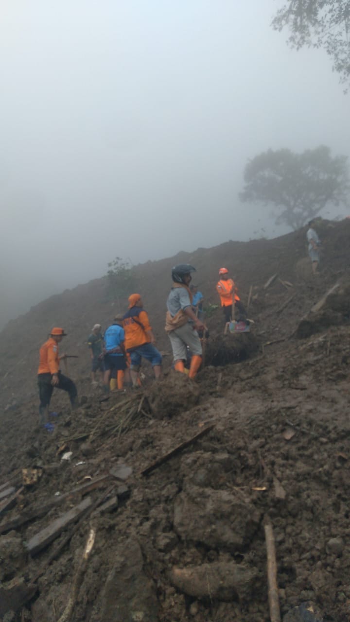 Tim Gabungan Berhasil Temukan 20 Korban Tanah Longsor