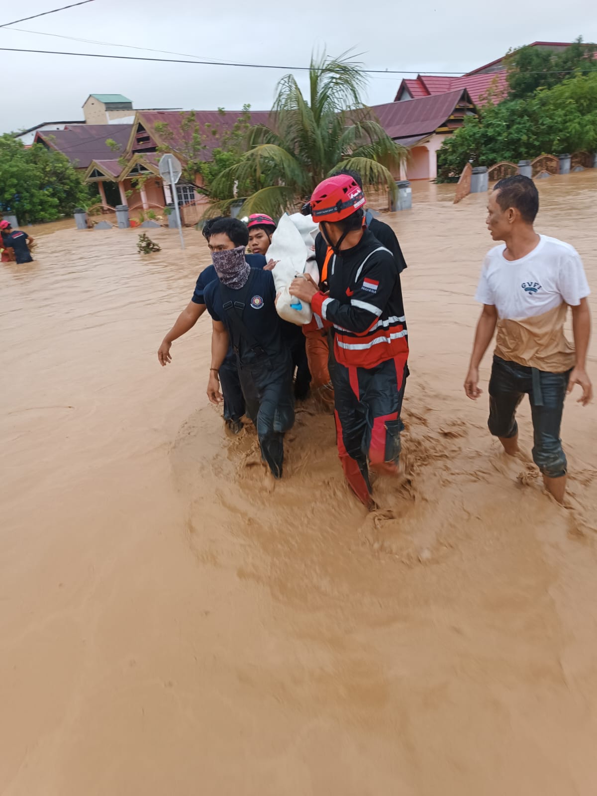 Total 14 Warga Meninggal Dunia Akibat Banjir dan Longsor