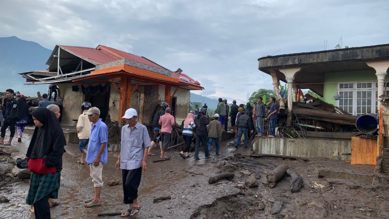 Korban Banjir Lahar Hujan Sumatra Barat Sudah Mencapai 43 Orang