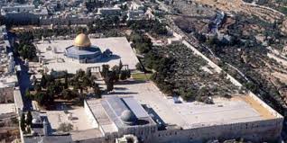 Kompleks Masjid Al-Aqsa Diserbu, Bendera Israel Dikibarkan