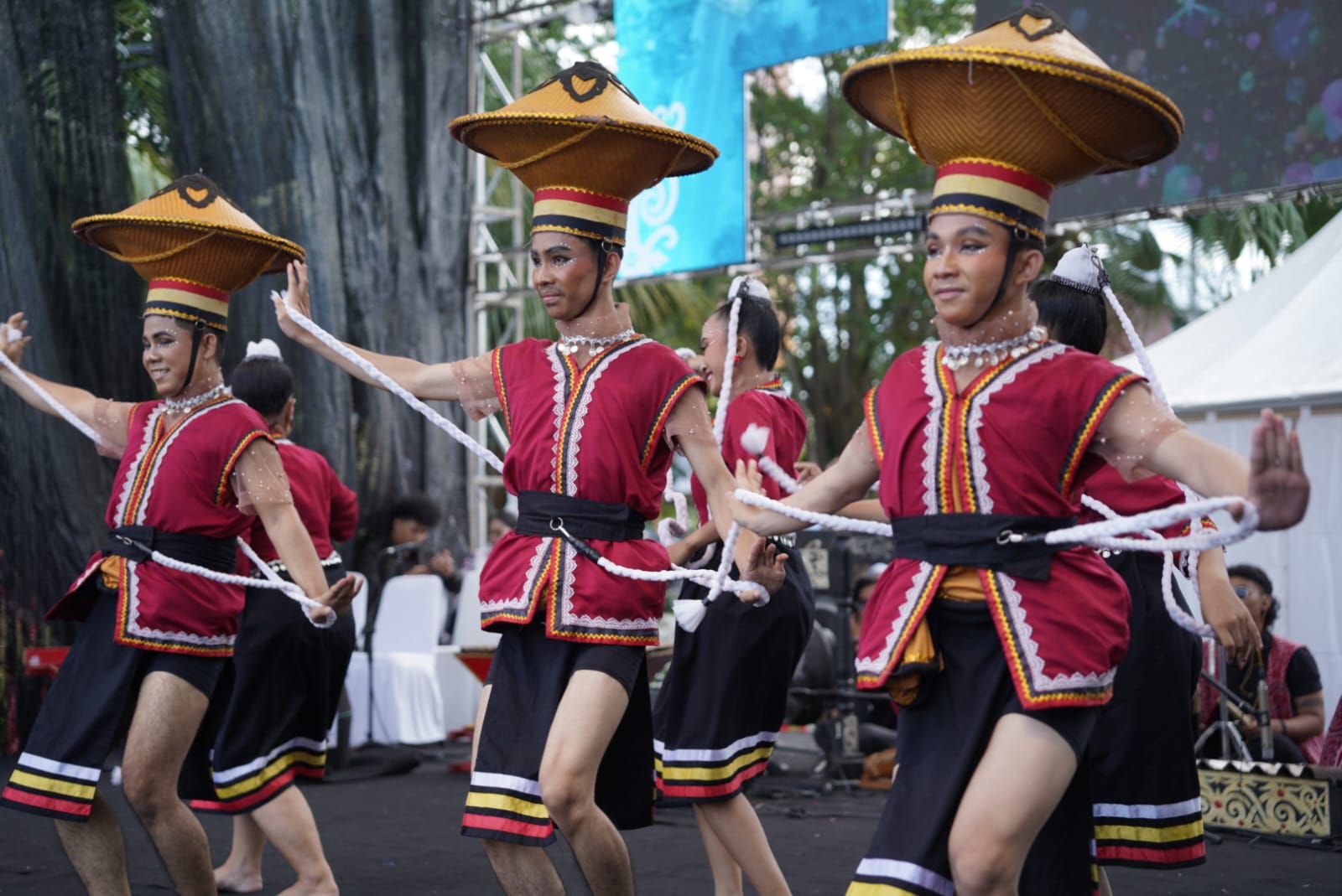 Tari Gasing dari Pontianak Pukau Peserta APEKSI di Balikpapan