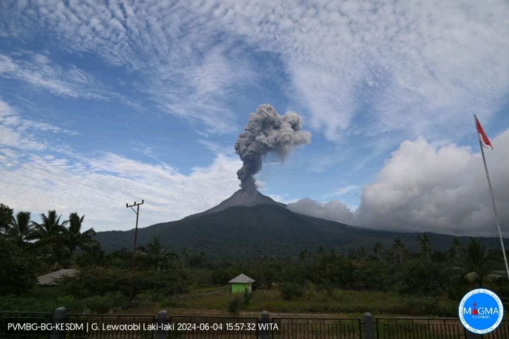 Gunungapi Lewotobi Laki-laki Lima Kali Erupsi