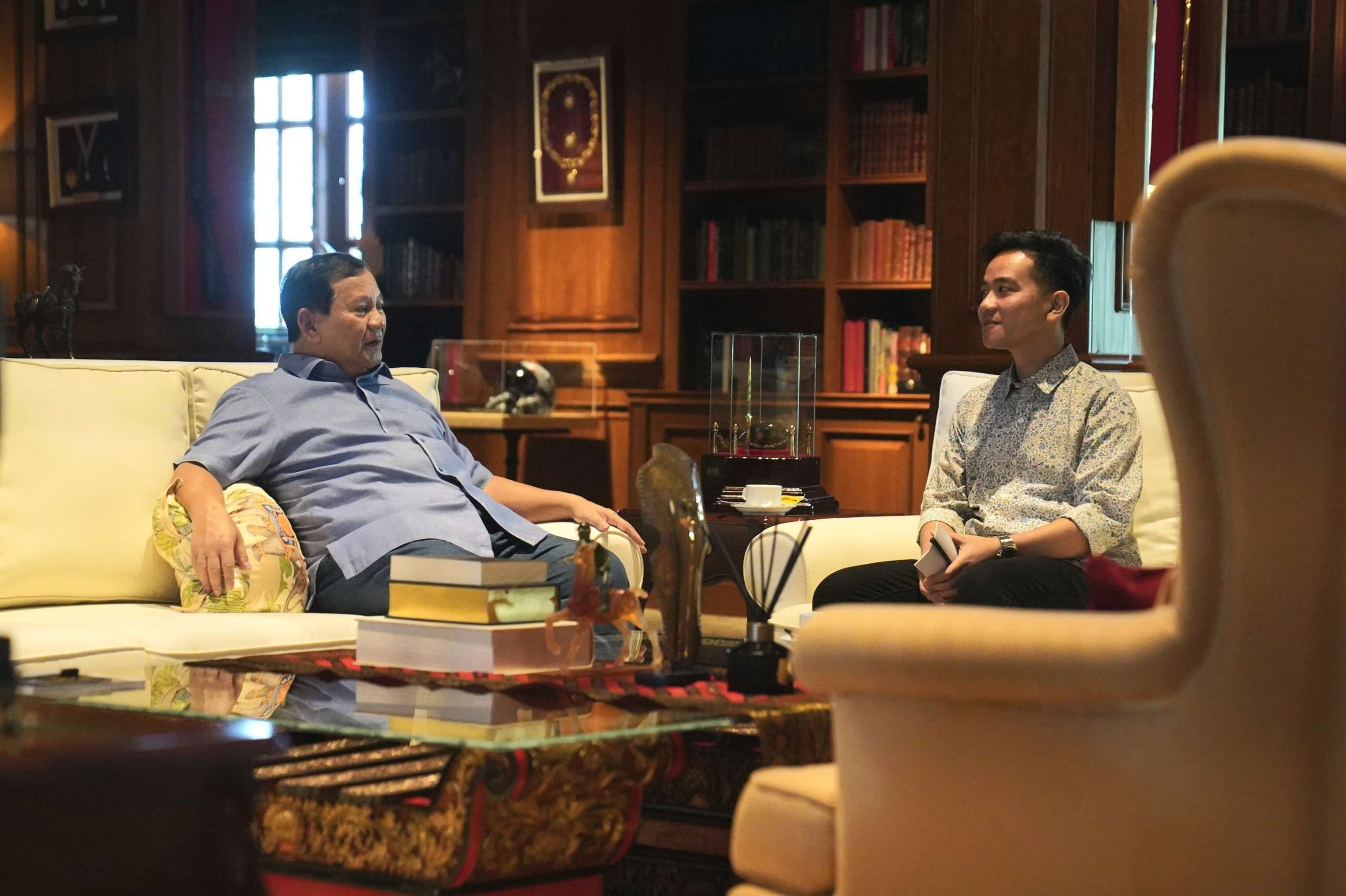 Prabowo-Gibran Ngopi dan Bincang Santai di Hambalang