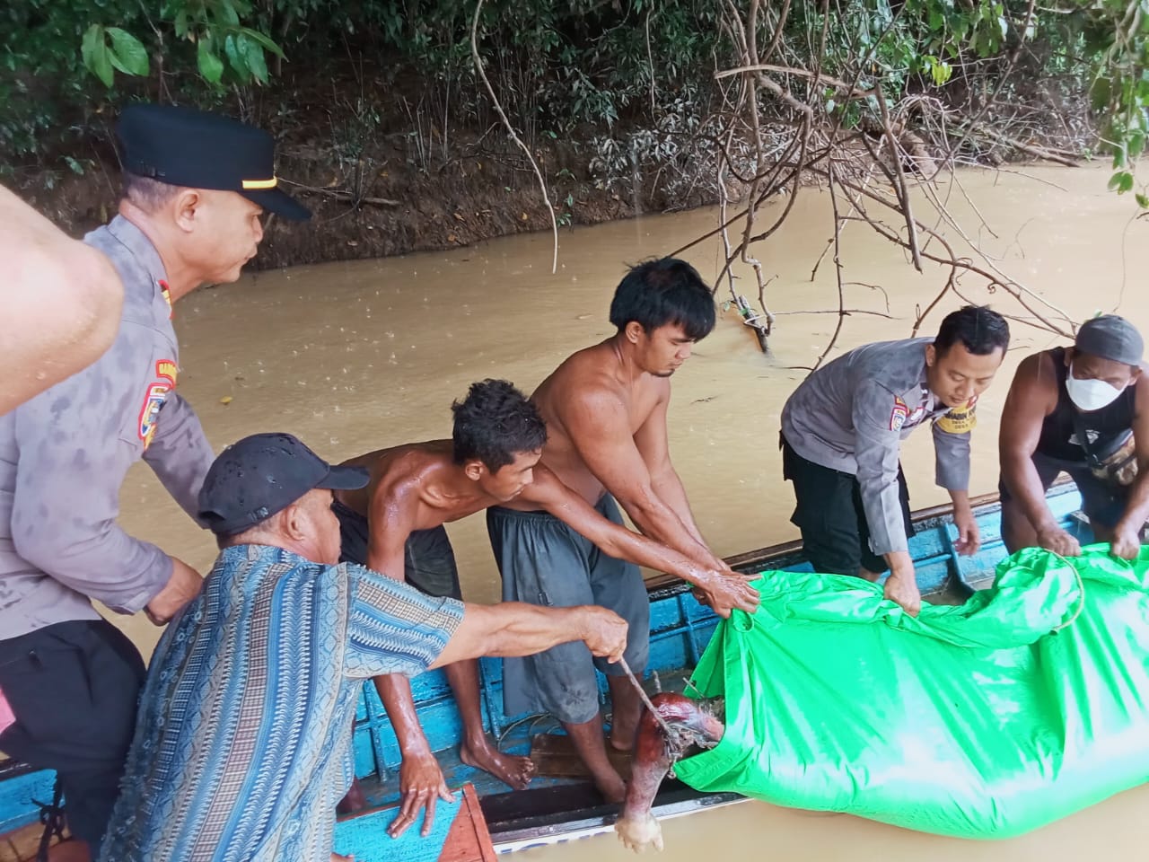 Jasad Mudzakir Ditemukan Pemancing Tersangkut pada Batang Kayu