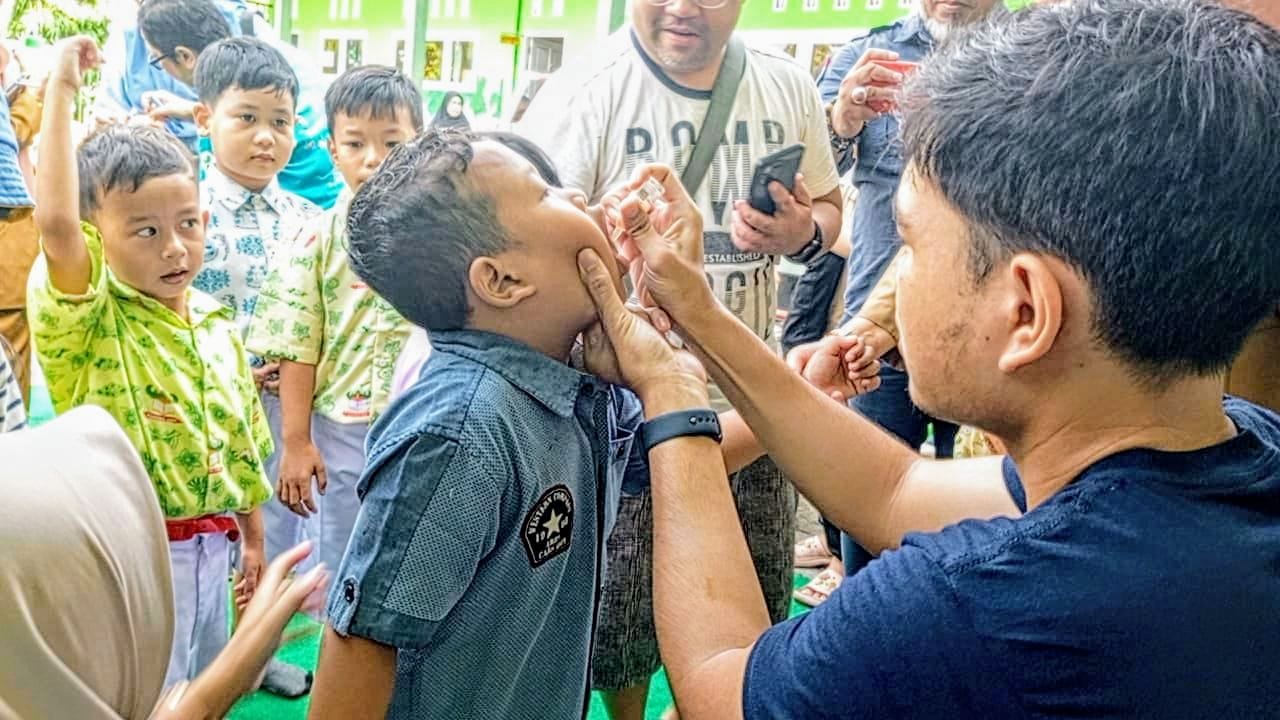 Ratusan Anak Di TK Kartika 17 Sanggau Mendapatkan Imunisasi Polio
