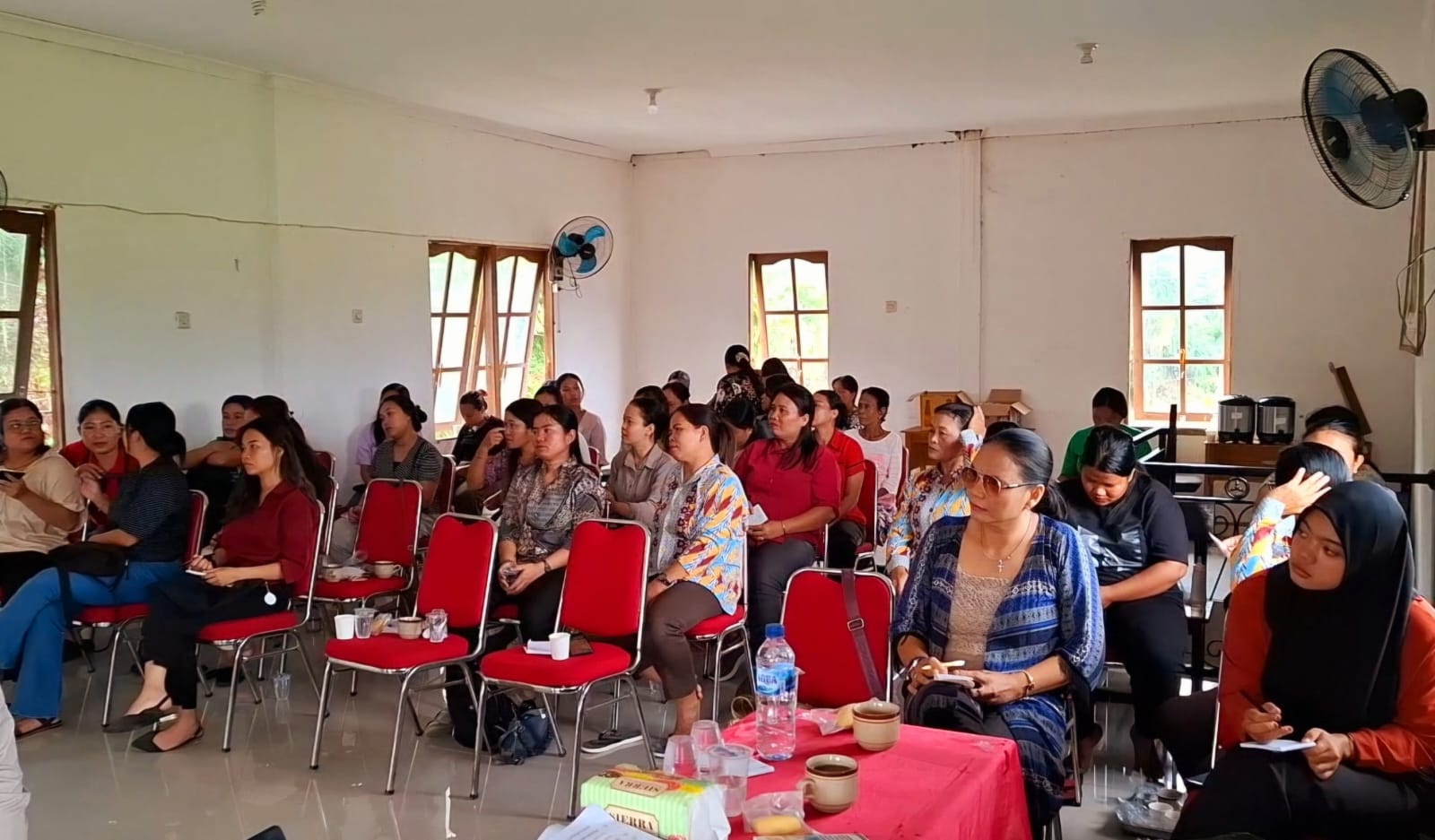 Rangkul Perempuan Adat Gagas Restorasi Hutan dan Lahan di Kalbar