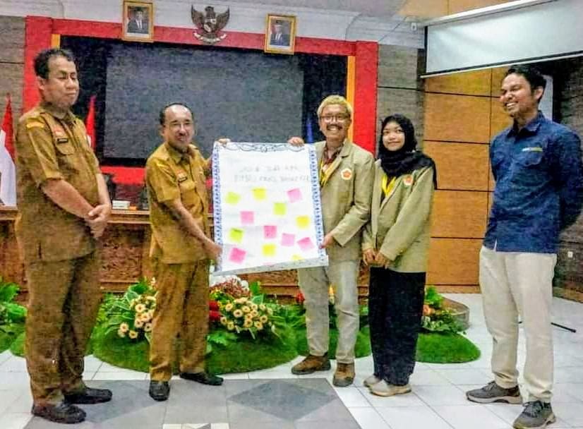 Akhiri 50 Hari KKN di Perbatasan Entikong, Mahasiswa UGM Minta Pemkab Sanggau Perhatikan 4 Hal Ini
