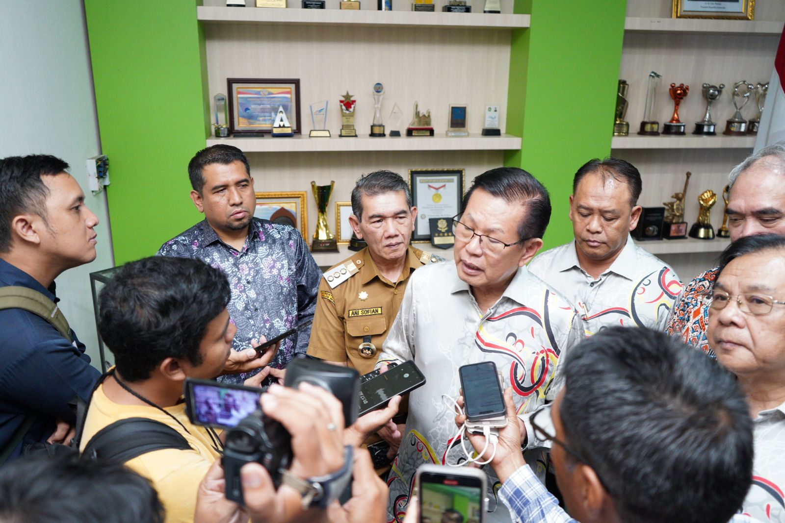 Menteri Perhubungan Sarawak Dorong Konektivitas Kuching - Pontianak