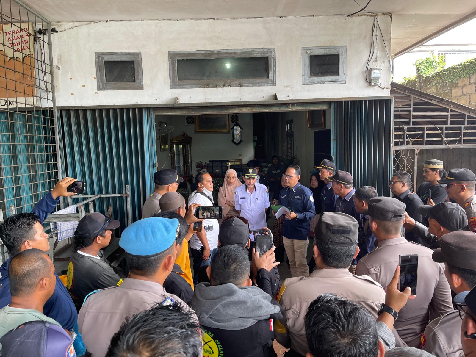 Eksekusi Bangunan di Kubu Raya Ricuh, Termohon Tolak Bangunannya Dirobohkan