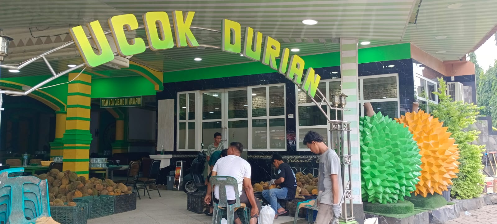 Ucok Durian : Beda Dengan Orang Medan, Tamu PON XXI Suka Durian Rasa Manis