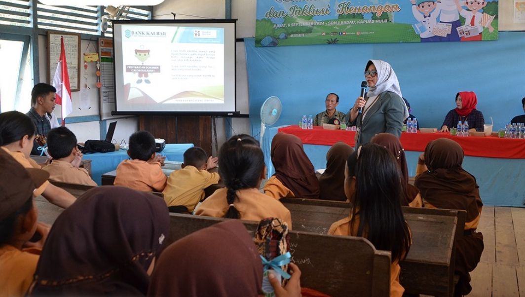 Bank Kalbar Bersama OJK Tingkatkan Literasi Keuangan di Kabupaten Kapuas Hulu