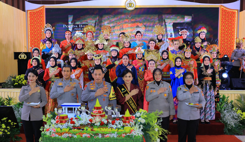 Polwan Semakin Dekat dan Dicintai Masyarakat