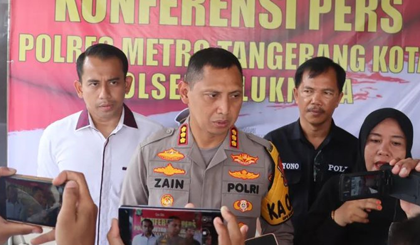 Pasutri Lansia Tewas Ditusuk