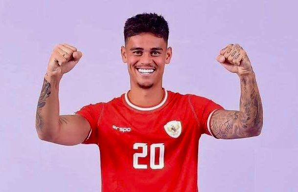 Analisis Gaya Permainan Mees Hilgers: CB Muda Tipikal Ball-Playing nan Agresif