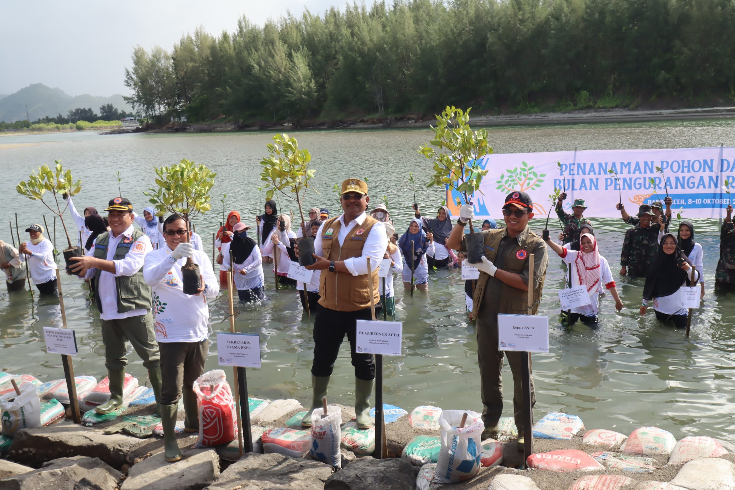 Kepala BNPB Ingatkan Pentingnya Kesiapsiagaan di Momen Ziarah Kubur dan Penanaman Vegetasi dalam Rangka Peringatan Bulan PRB 2024