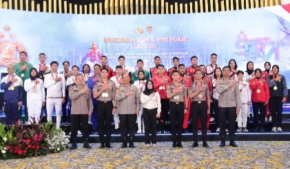 Polri Berikan Penghargaan Pin Emas Untuk Atlet Polri Berprestasi PON XXI