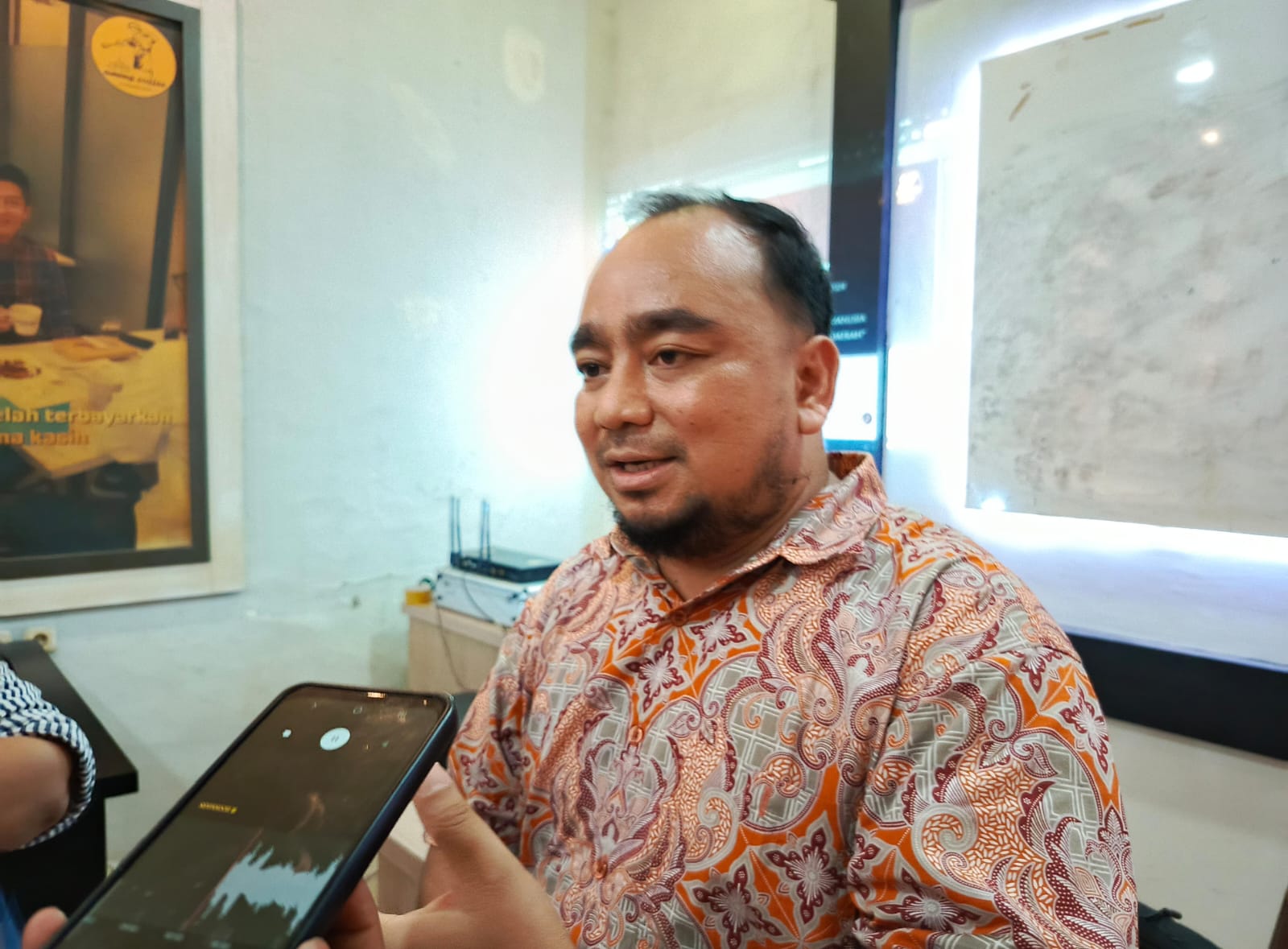 Debat Pertama Calon Gubernur dan Wakil Gubernur Kalbar Fokuskan Kesejahteraan Masyarakat dan SDM