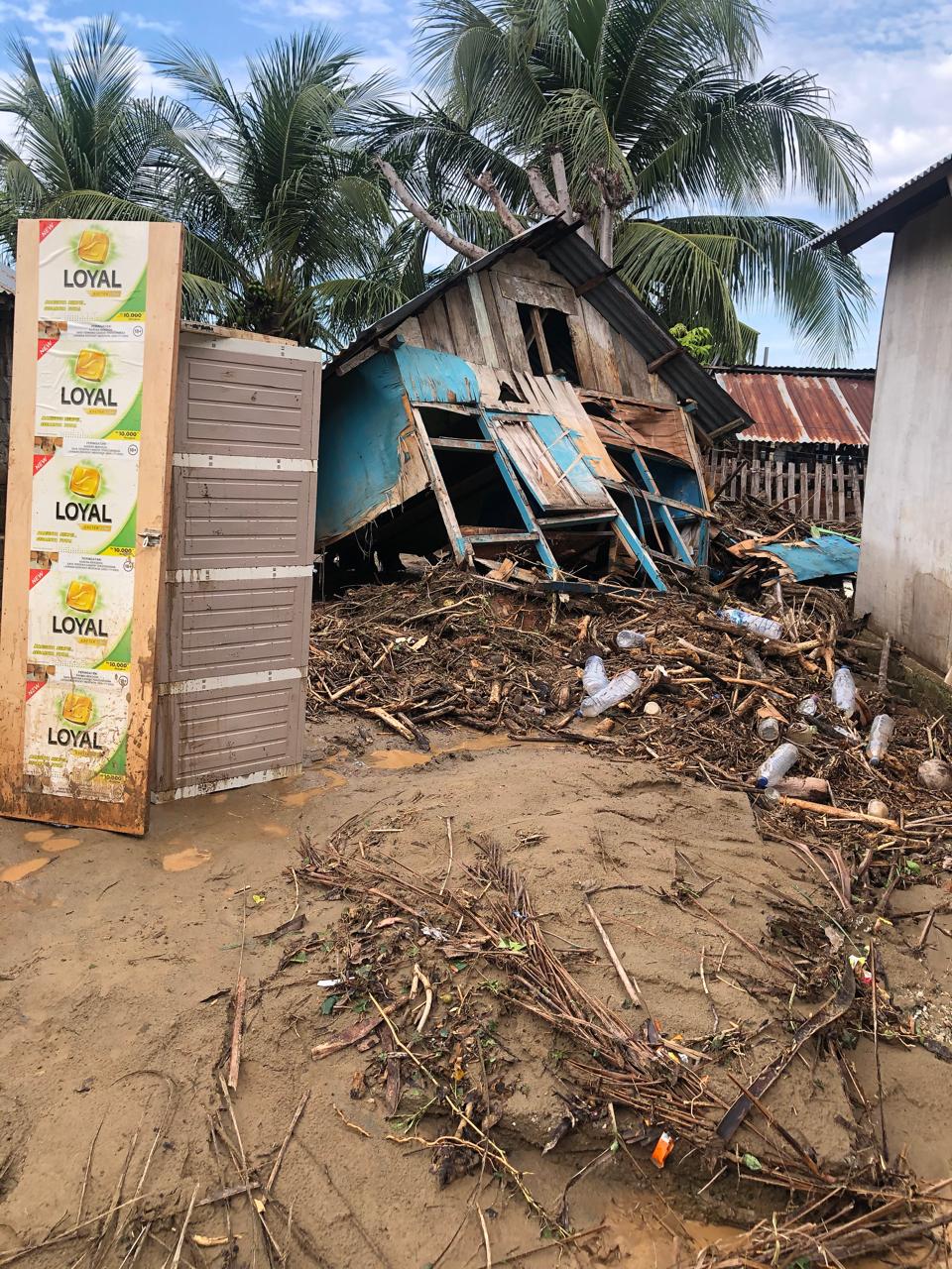 Banjir Bandang Bone Bolango Surut, Warga Lakukan Pembersihan Lingkungan