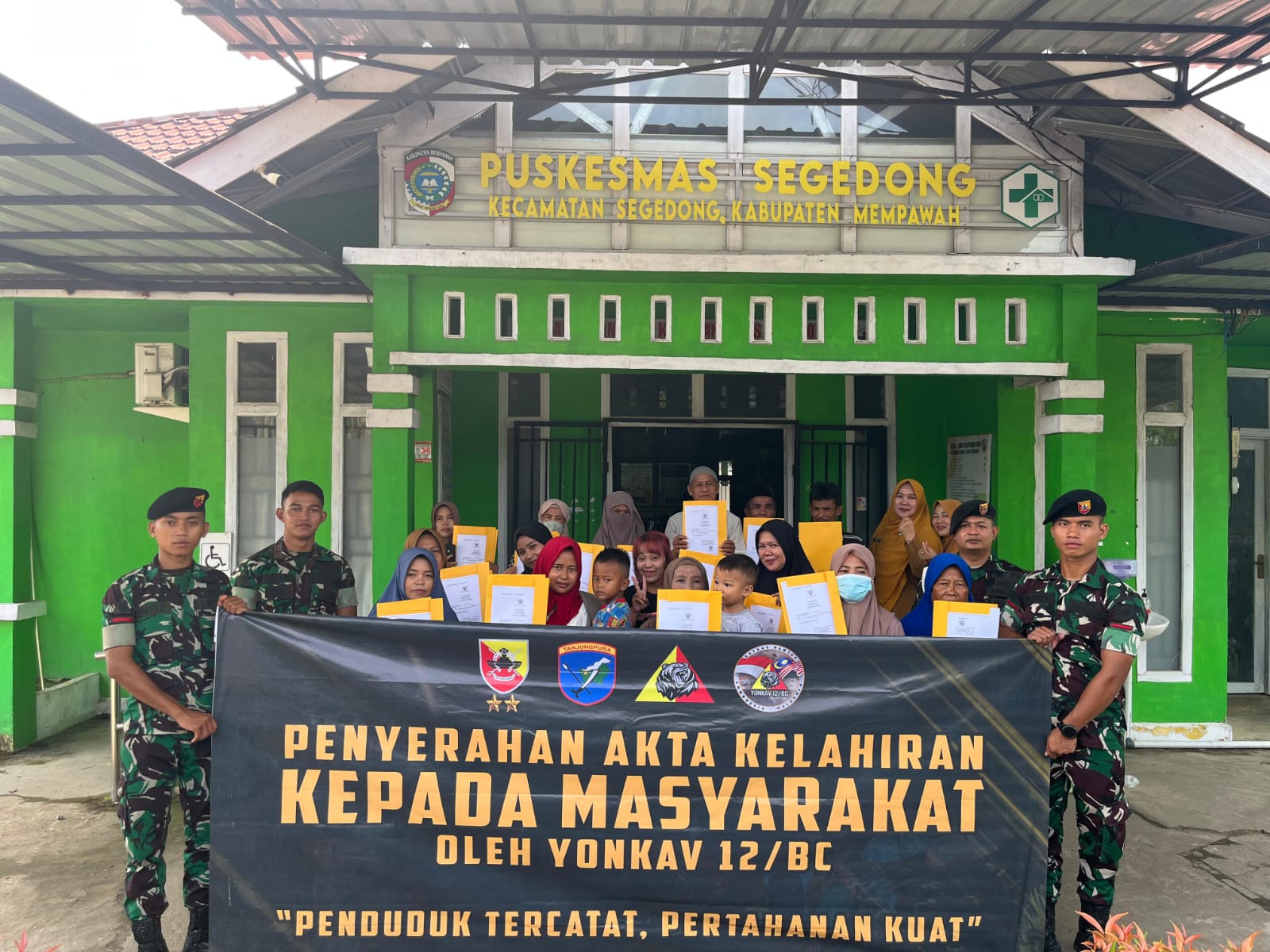 Gebrakan Yonkav 12/BC Bantu Masyarakat dalam Program Pembuatan Akta Kelahiran Gratis