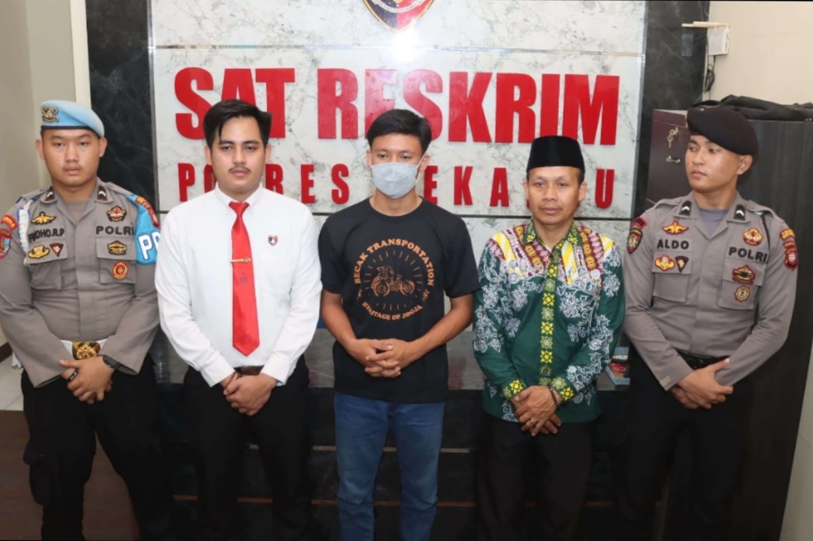 Remaja di Kalimantan Barat Dikecam Usai Tendang Kucing, Minta Maaf Secara Terbuka