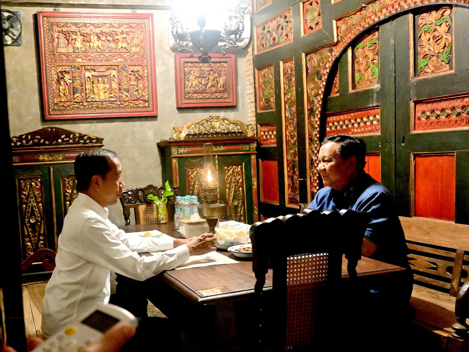 Momen Pertemuan Presiden Prabowo dengan Jokowi di Solo