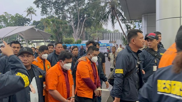 Polisi Tangkap Dua Tersangka Baru Jaringan Mafia Judi Online di Komdigi
