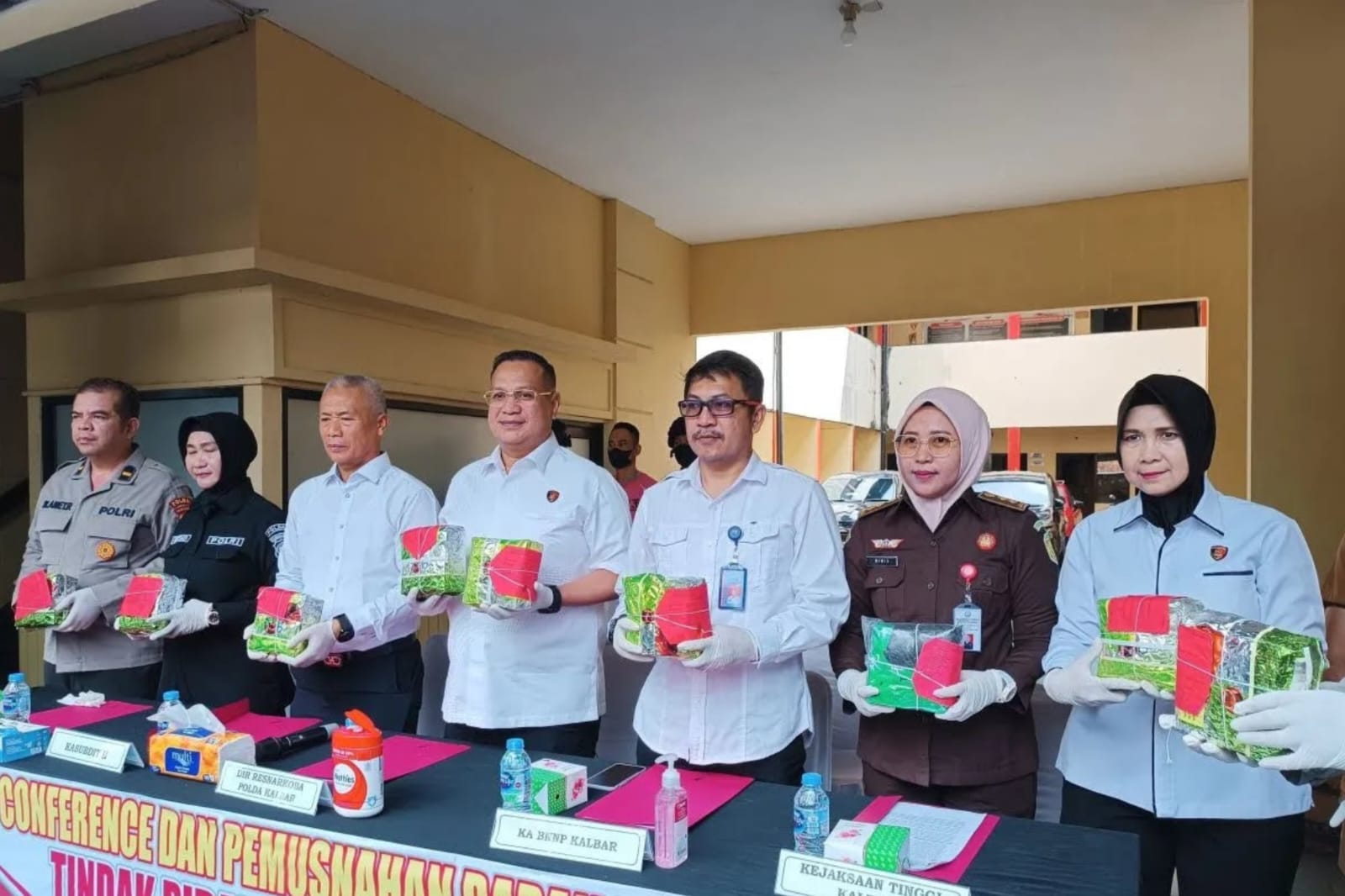 Polda Kalbar Musnahkan 11 Kilogram Narkoba Hasil Operasi di Kampung Beting